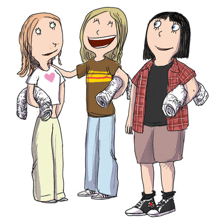 Naja i Sara stoją i patrzą na Mirę, kt&oacute;ra śmieje się, trzymając rękę na ramieniu Nai. Wszystkie trzy trzymają pod pachą zwinięte ręczniki.